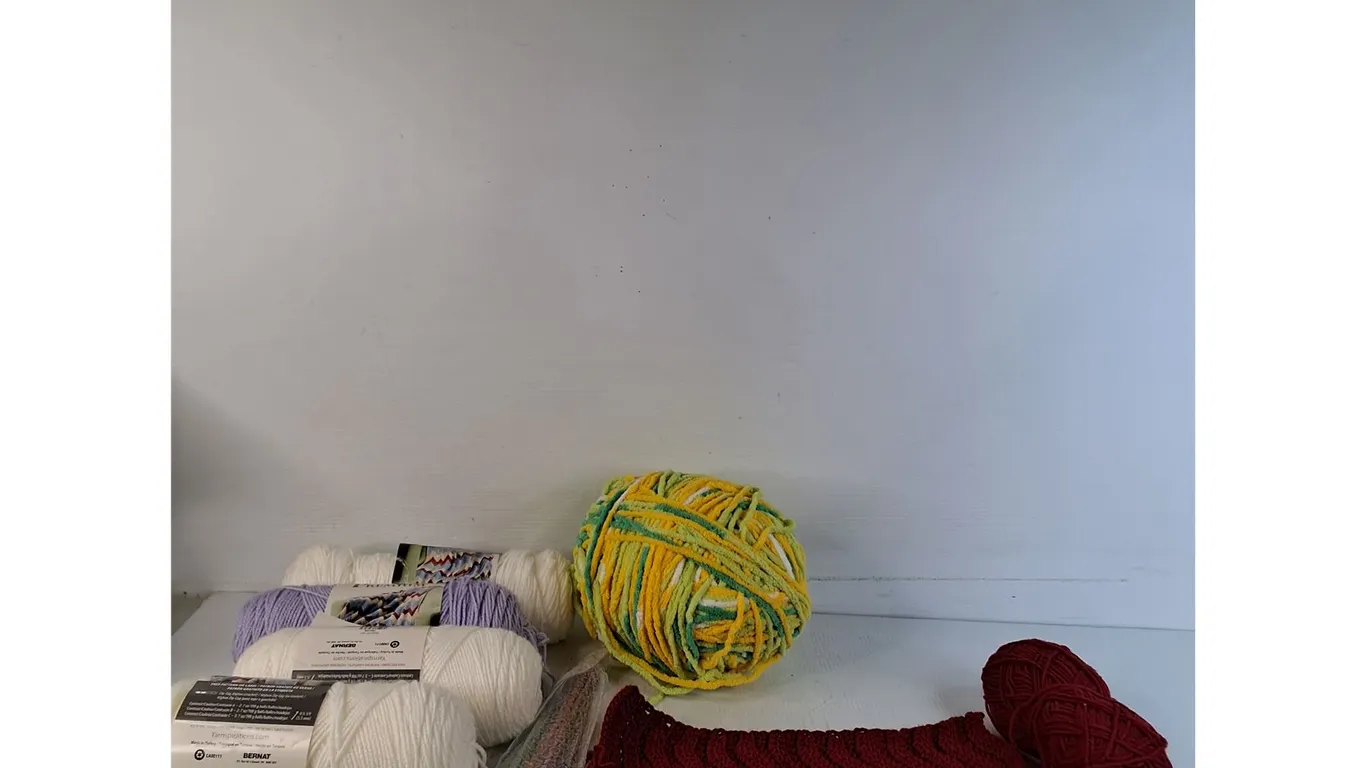 Knitting Yarn & Kitting Needles