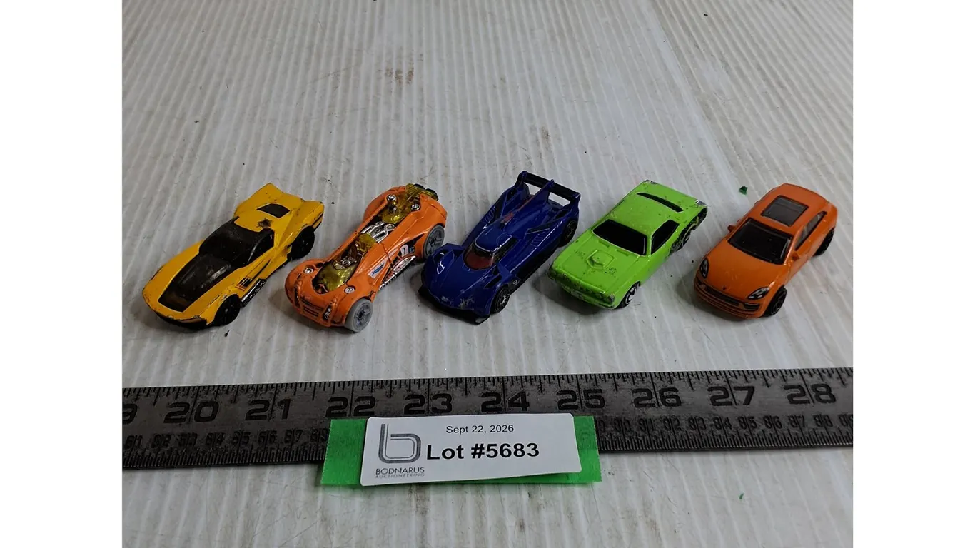 (5) Hot Wheels Toy Cars