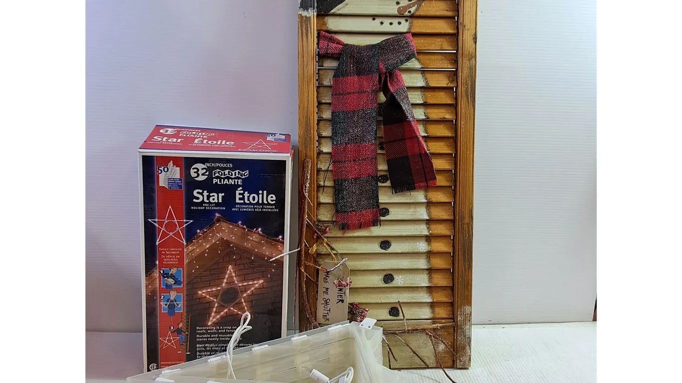 Foldable Star Decor (Does not Power On), Decorative Christmas Window Shutter