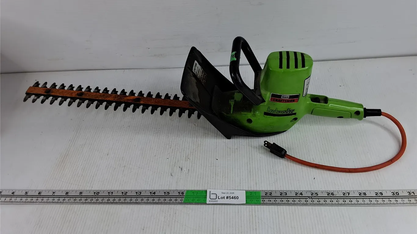 Sears Craftsman Bushwacker Electric Hedge Trimmer - Powers On, As Is, Pickup Only