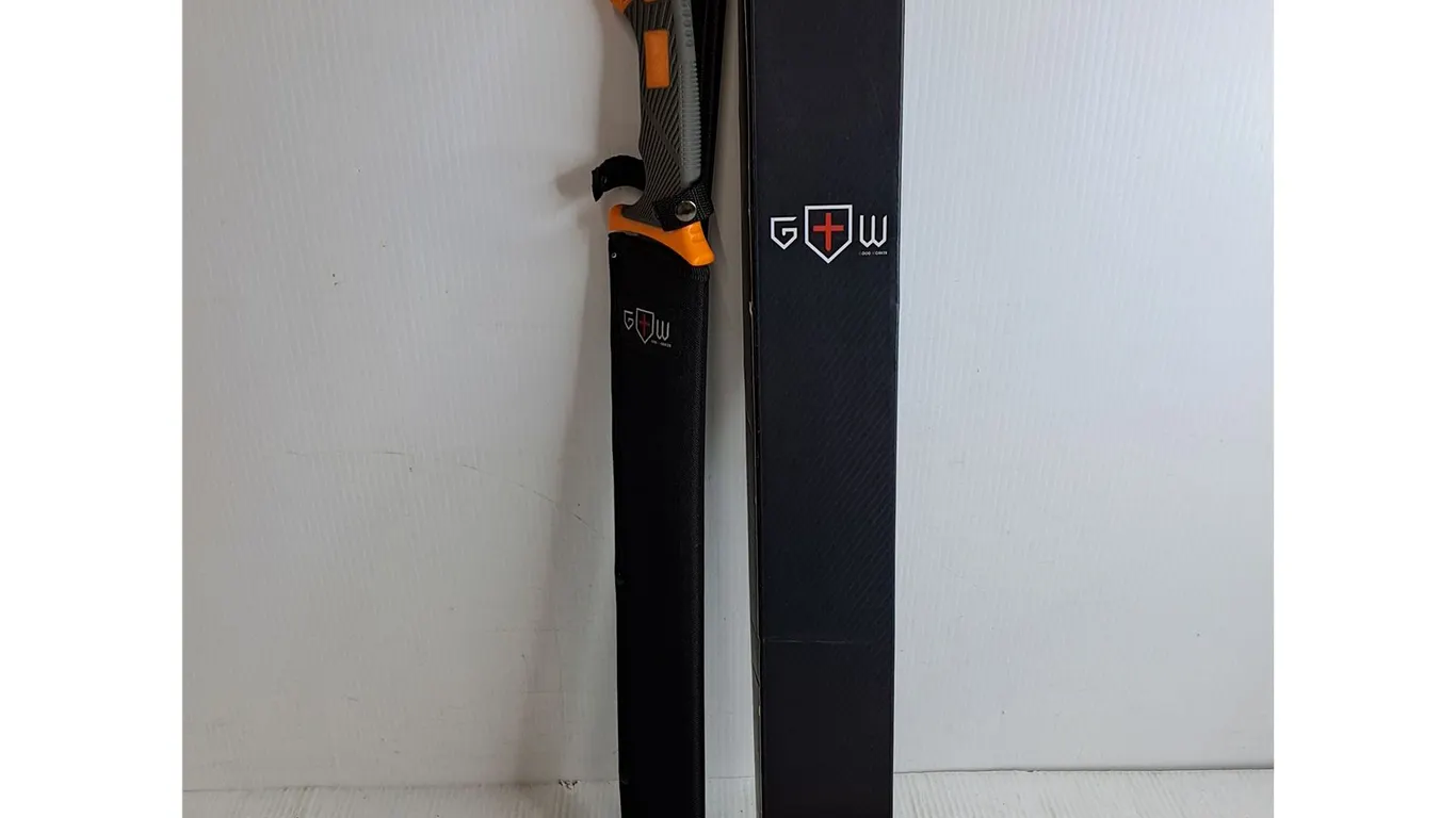 (NEW) 18.5" Serrated Machete in Box with Sheath