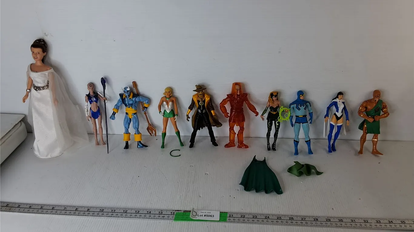 (10) Action Figures up to 11.5"- Princess Leia, Scarecrow, The Enchantress, Misc.