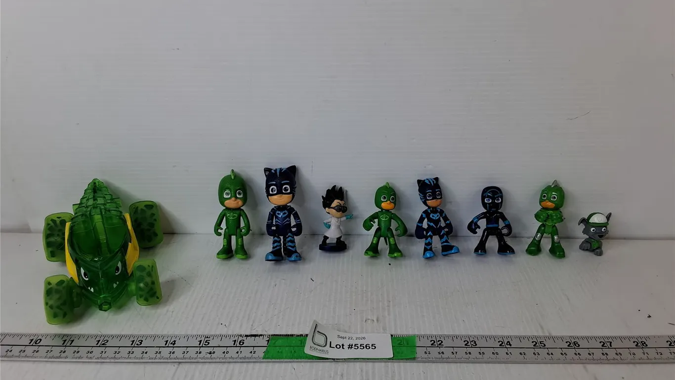(8) PJ Mask Figurines & Gekko Mobile