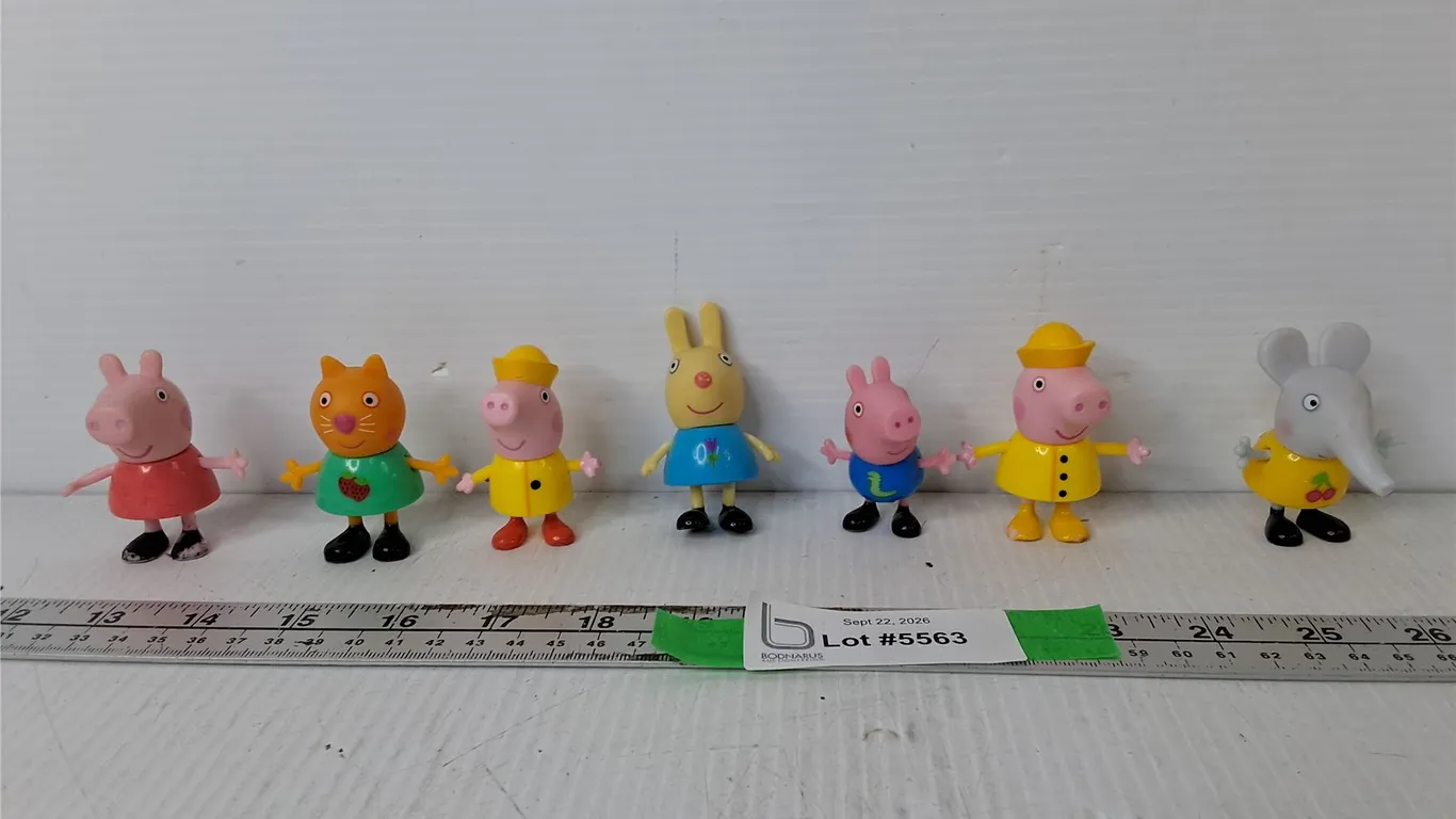(7) Peppa Pig Figurines