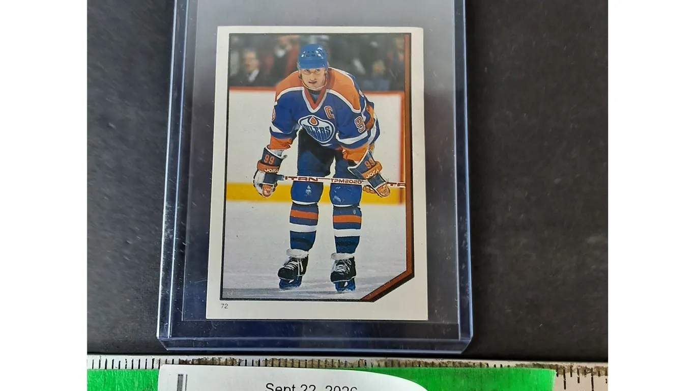 1986 OPC Wayne Gretzky Card- Can't Authenticate