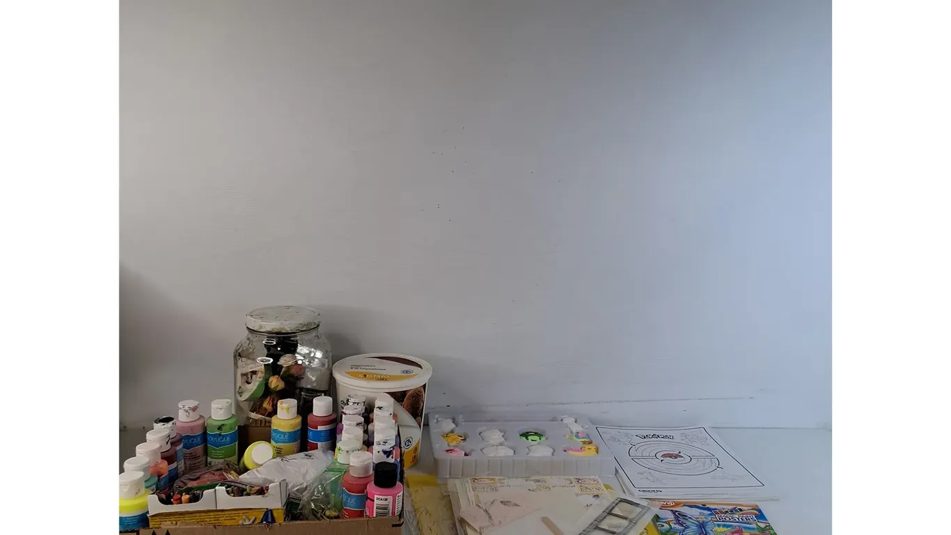 Crafting & Art Supplies