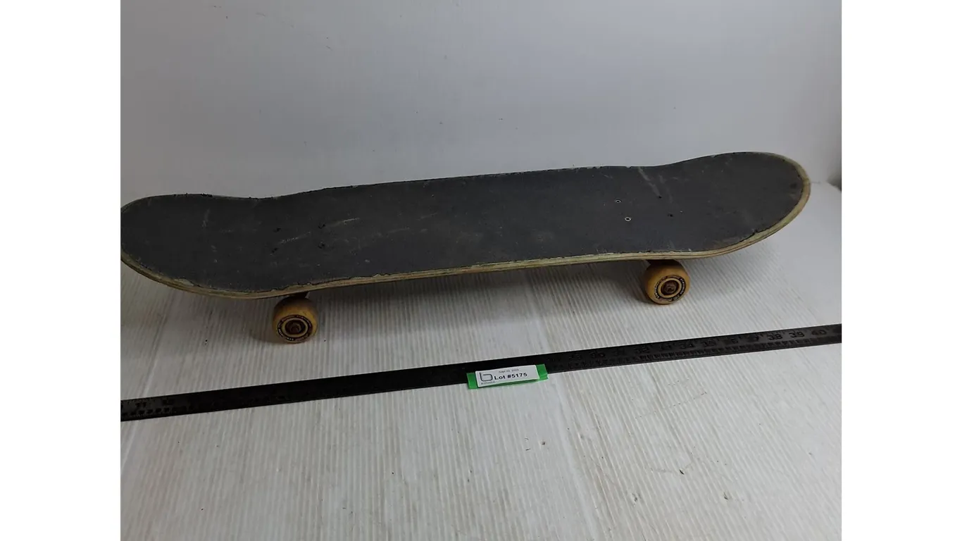 32" Skate Board