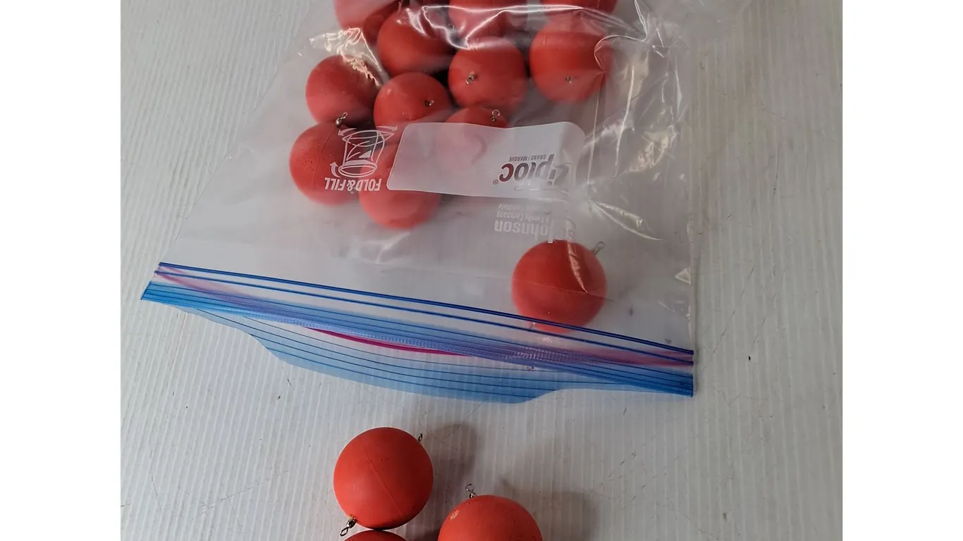 (16) Rubber Fishing Floats