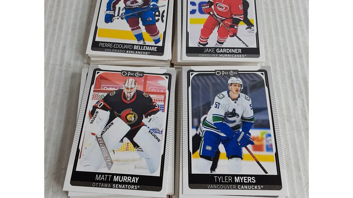 Lot of 2021-22 O-Pee-Chee Hockey Cards
