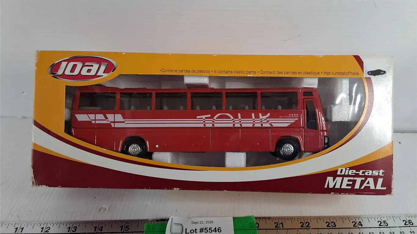 Volvo Model Coach Bus 1:50 Scale, NIB