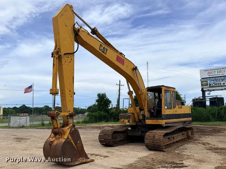 1990 Caterpillar EL240B excavator