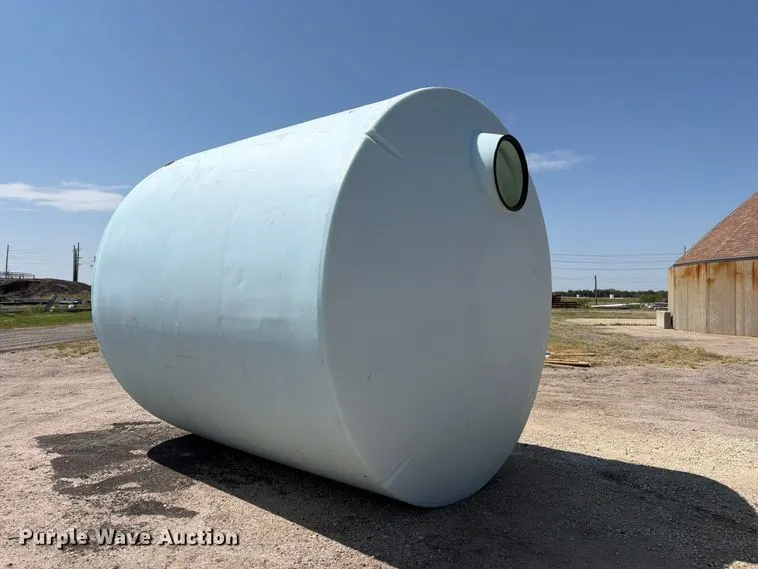 2009 Sprayer Specialties poly tank