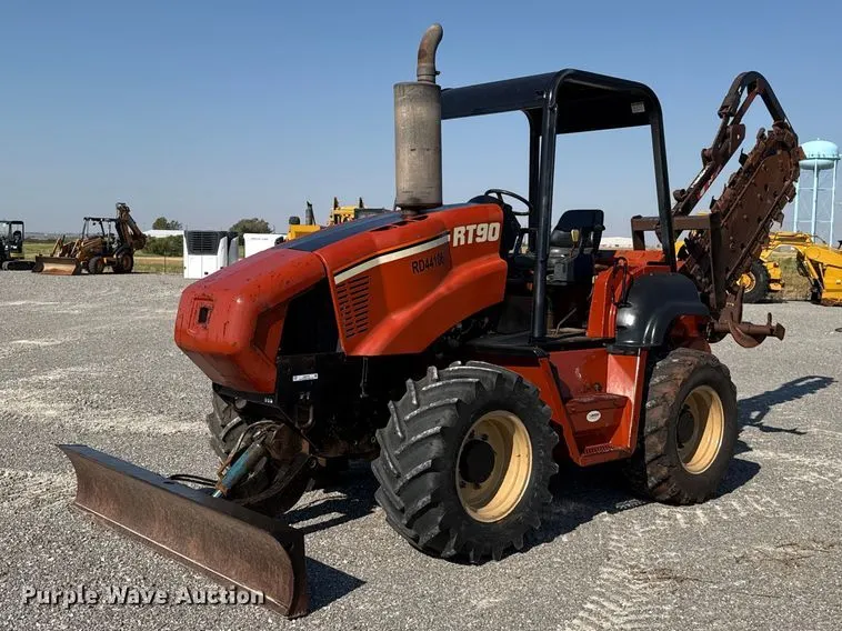 2002 Ditch Witch RT90H trencher