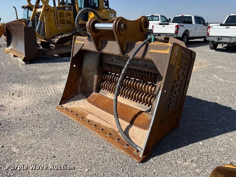 Outlaw Padding Co. excavator padding bucket