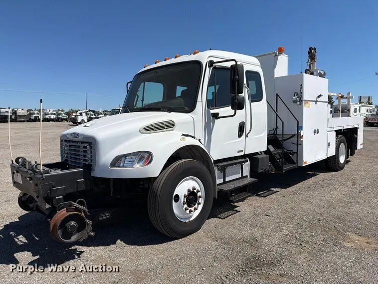 2007 Freightliner Business Class M2 crane truck