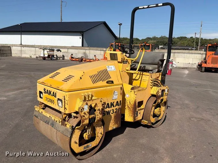2002 Sakai SW320 double drum vibratory roller
