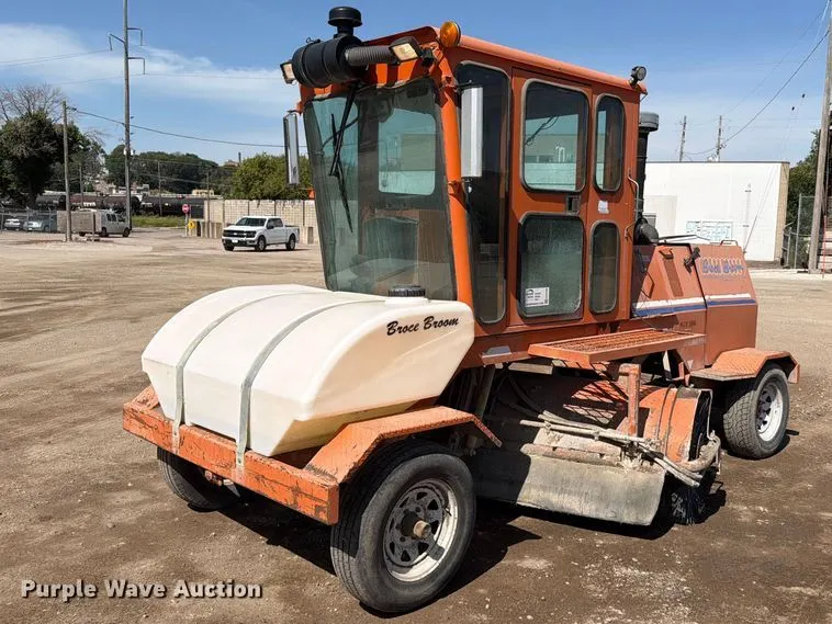 2010 Broce RCT350 broom