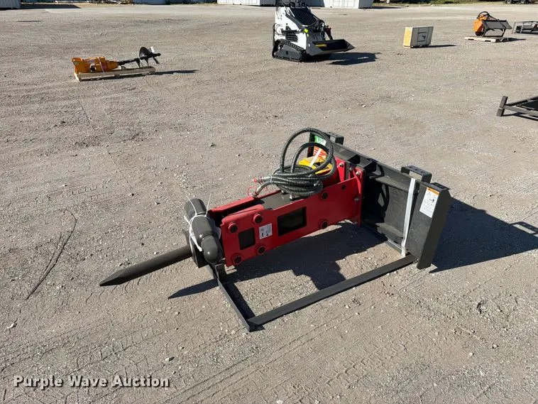 Raytree RMH680 skid steer breaker