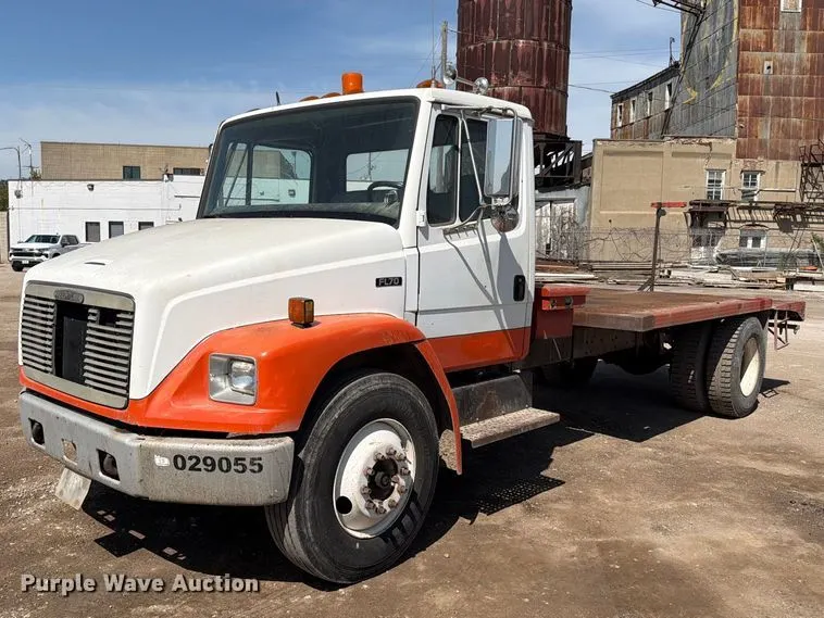 1994 Freightliner FL70 flatbed truck