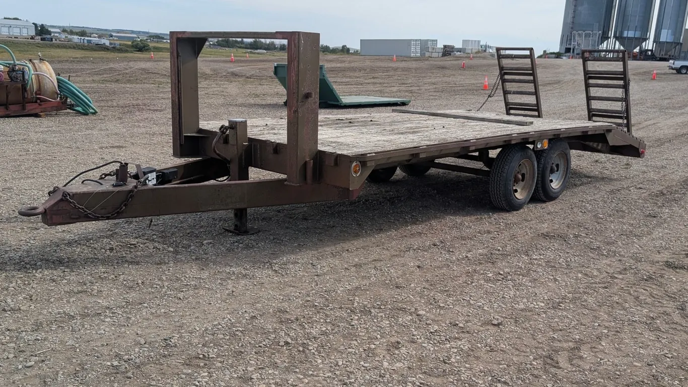 26' T/A Flat Deck Pintle Hitch Trailer