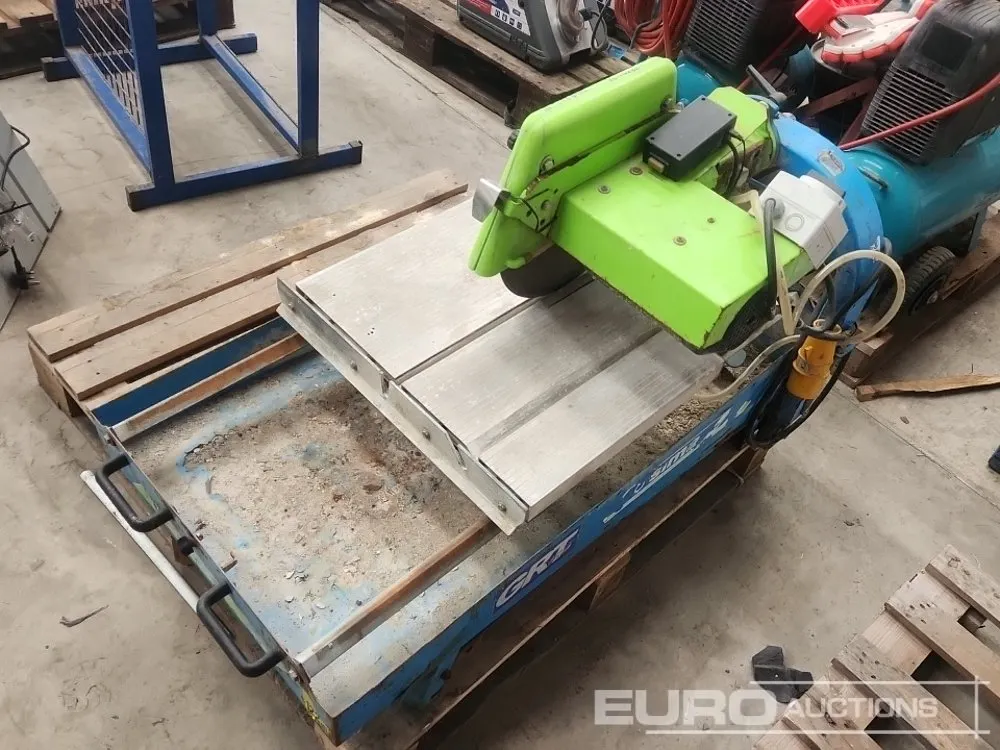 Sima 110 Volt Sliding Table Saw