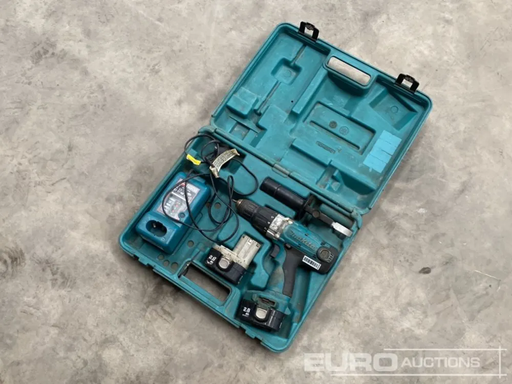 Makita 14 Volt Battery Powered Combi Drill, Charger & Batteries x2