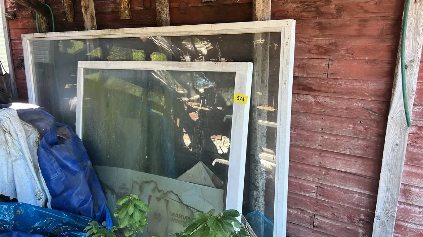 OFFSITE - 2 double Pane windows 1- 62x53.5 1- 105”x60”