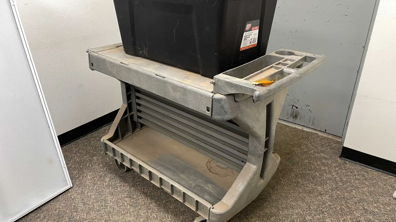 U-Line Mobile Work Station