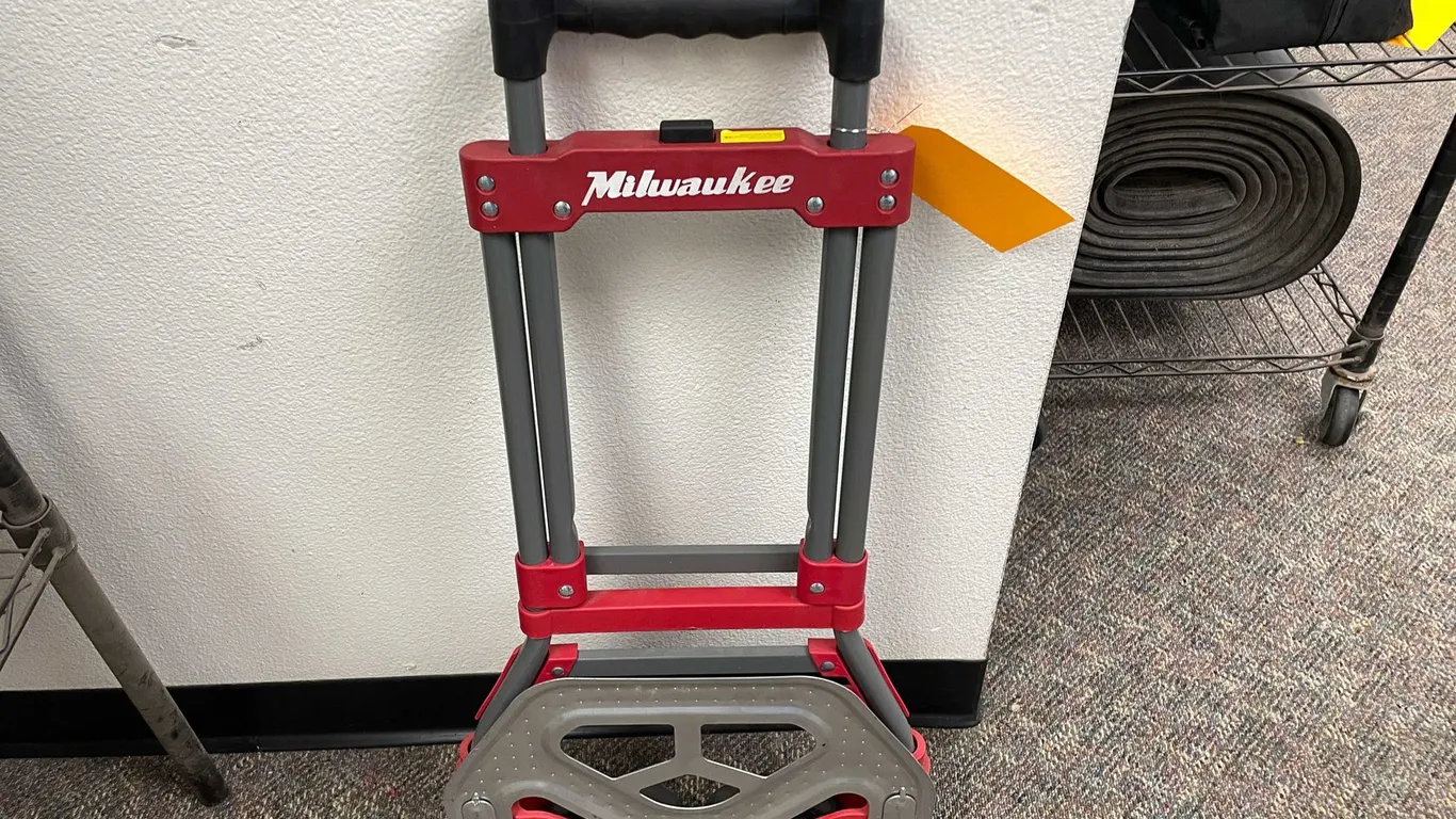 Milwaukee Folding 2 Wheel Dolly