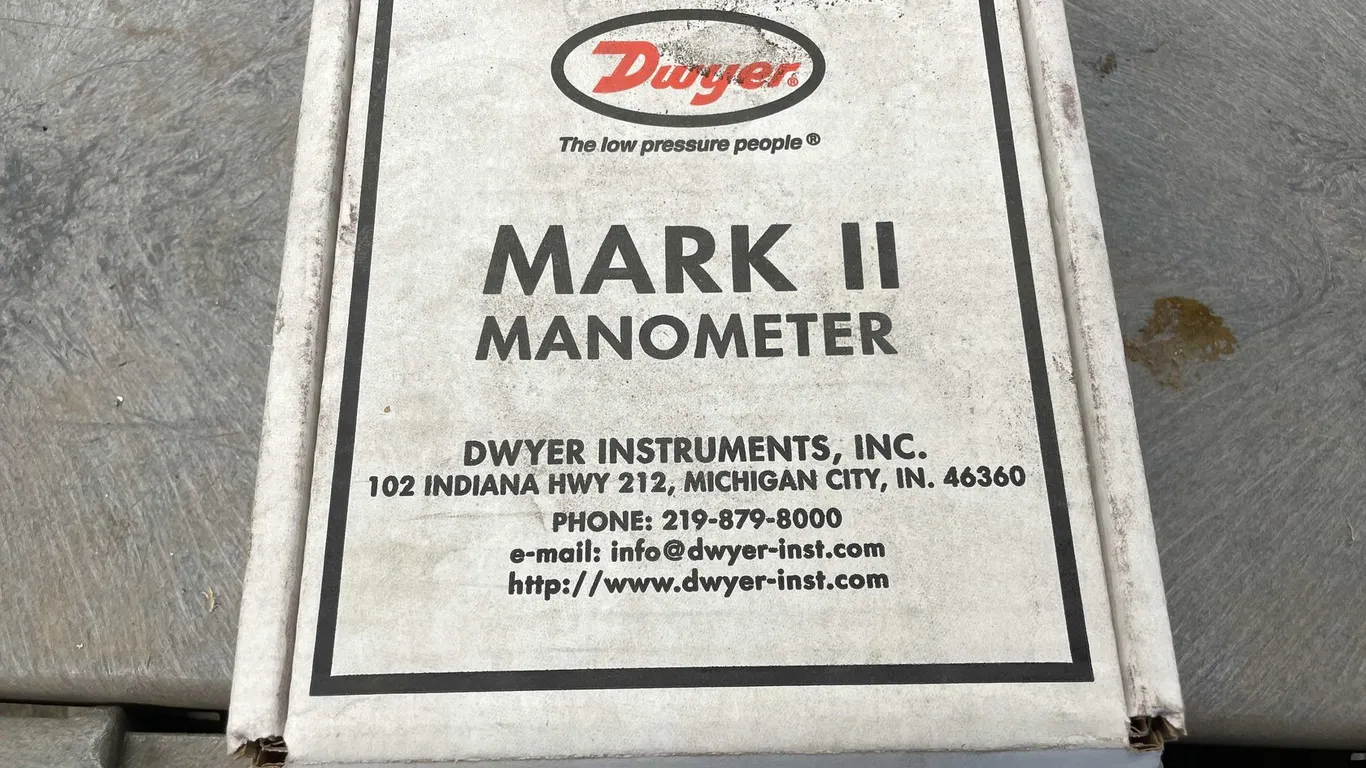 Dwyer Mark II Manometer
