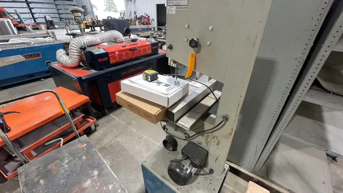 Wood Cutting Band Saw