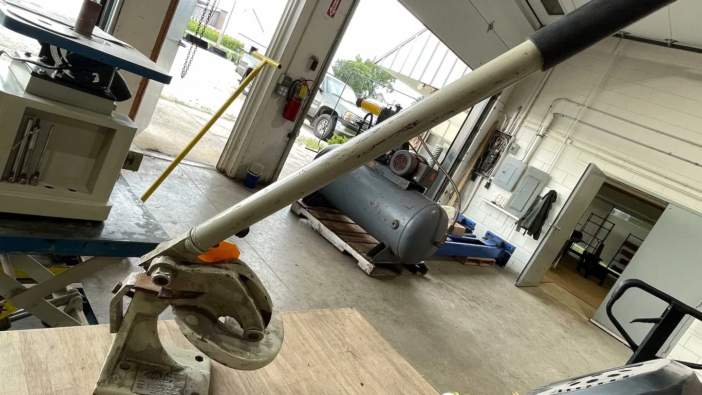 Manual Throatless Shear