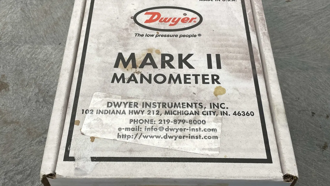 Dwyer Mark II Manometer
