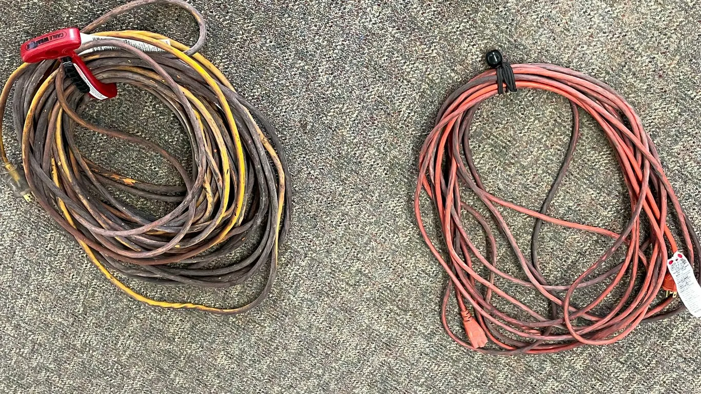 (2) Heavy Duty Extension Cords