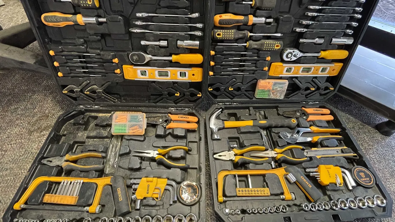 (2) Deko Multi Tool Kits