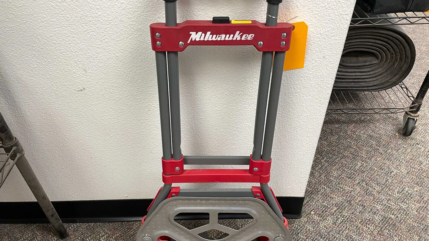 Milwaukee Folding 2 Wheel Dolly