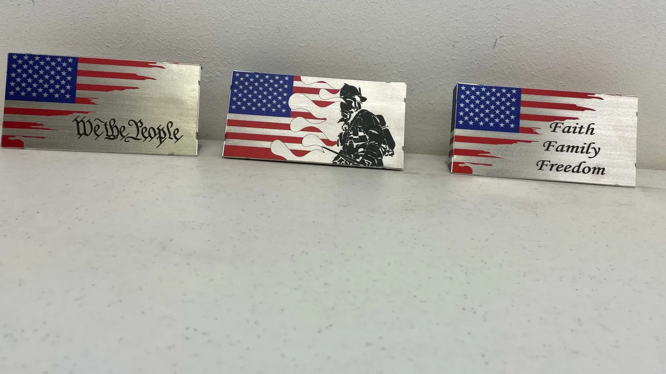 (3) Metal Foldable American Flags