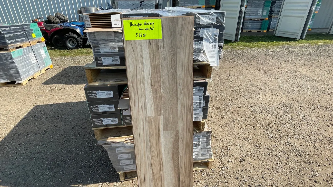 536.0 Sq. Ft. Stainmaster PetProtect HENNIGAN HICKORY Waterproof Flooring