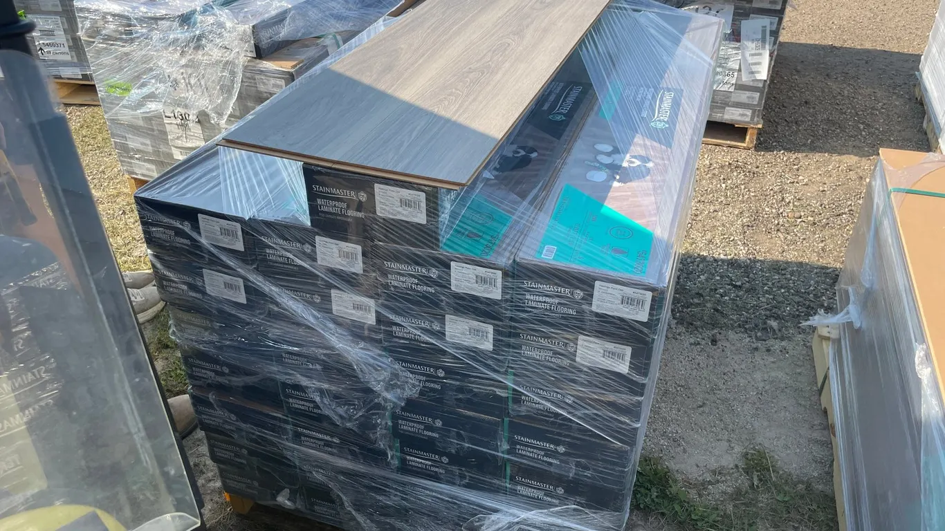 640.6 Sq. Ft. Stainmaster PetProtect HASTINGS POINT Oak Waterproof Flooring