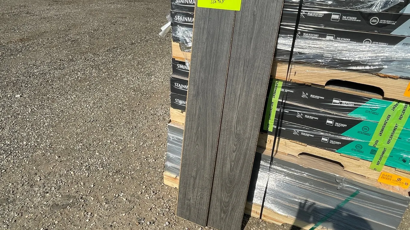 336.9 Sq. Ft. Stainmaster PetProtect SHADOW POND OAK Waterproof Flooring