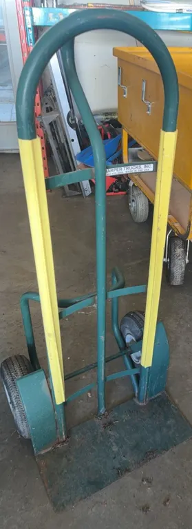 Metal Hand Truck with Pneumatic Wheels and Safety Handle