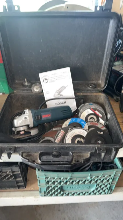 Bosch 1375A Angle Grinder with Case and Accessories