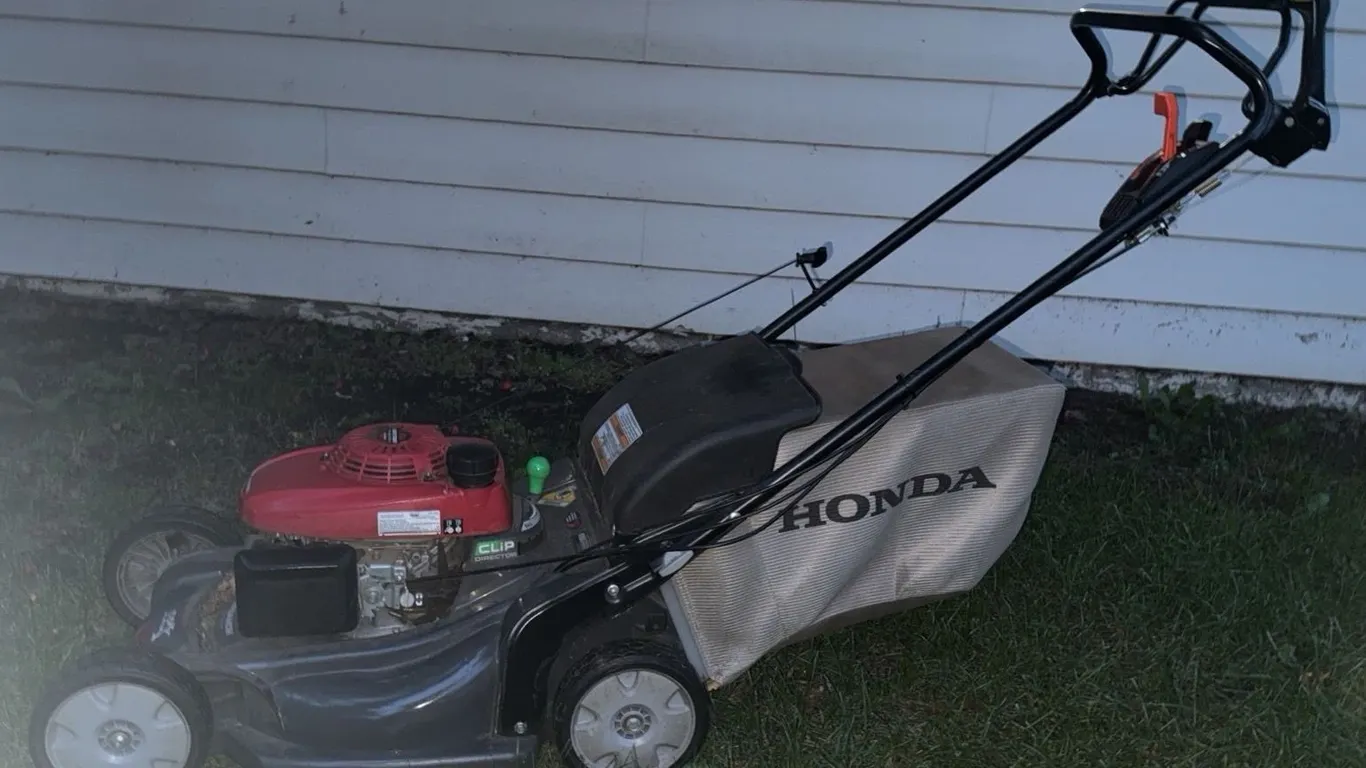 Honda HRX Series Versamow Gas Self-Propelled Lawn Mower