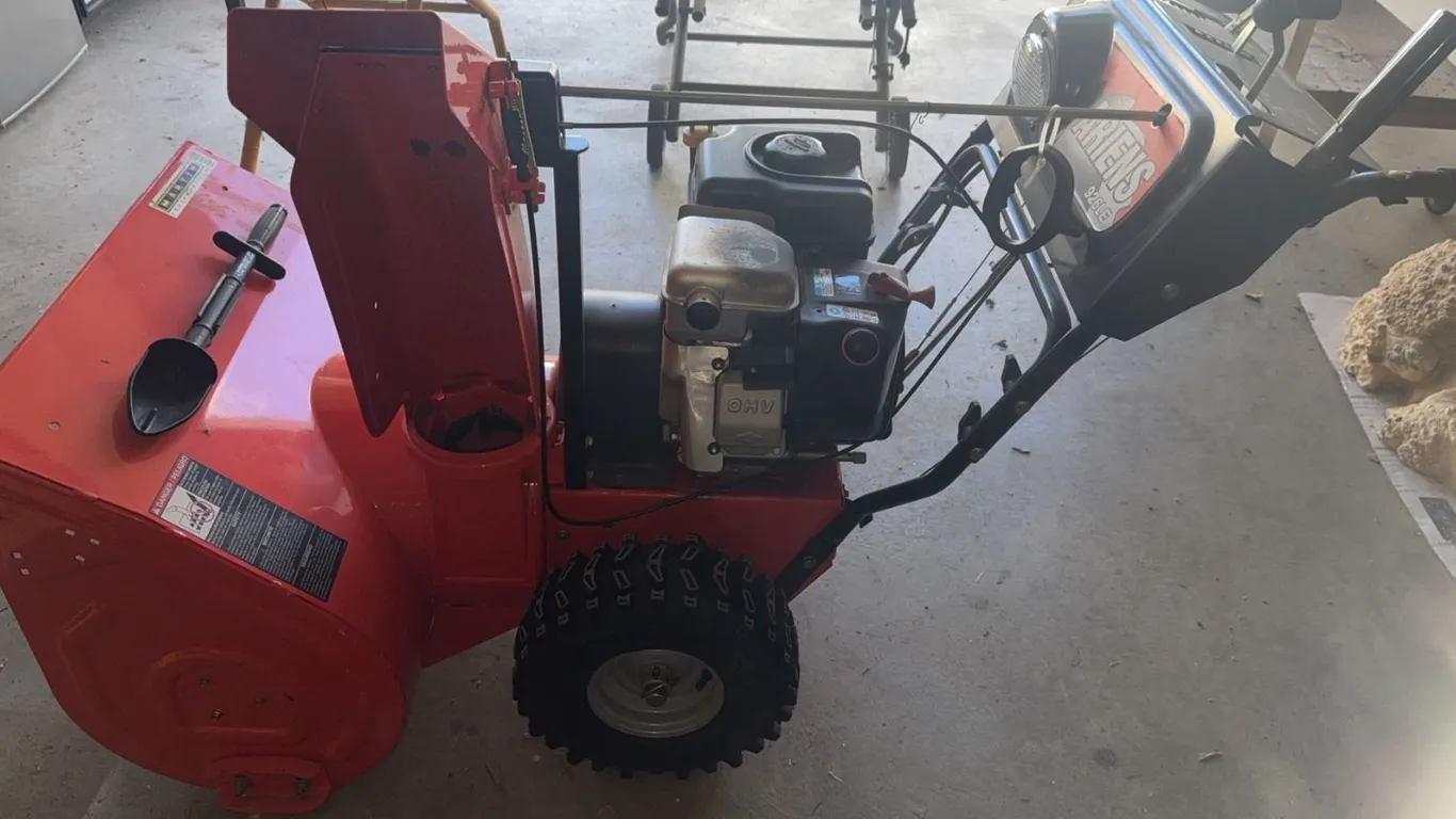 Ariens 926LE Snow Blower with 9.5 HP Tecumseh Engine
