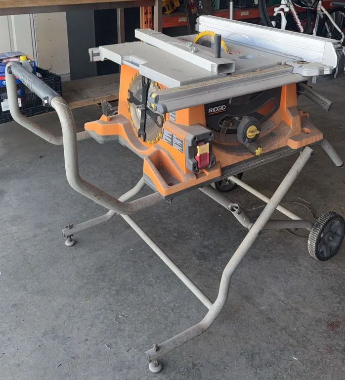 Ridgid R45101 10-Inch Table Saw with Rolling Stand