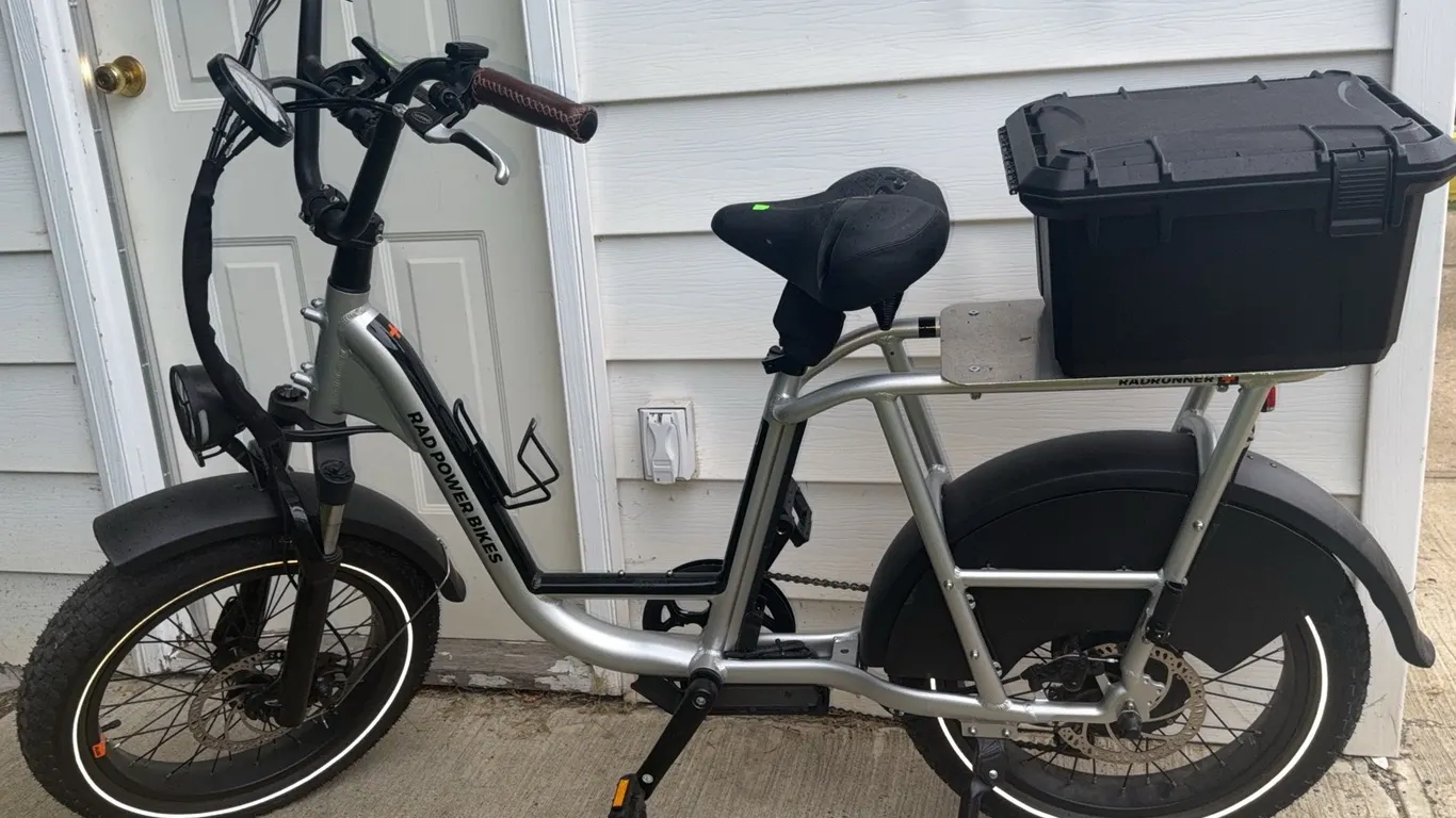 Rad Power Bikes RadRunner Plus Electric Utility Bike with Rear Cargo Box (battery included)