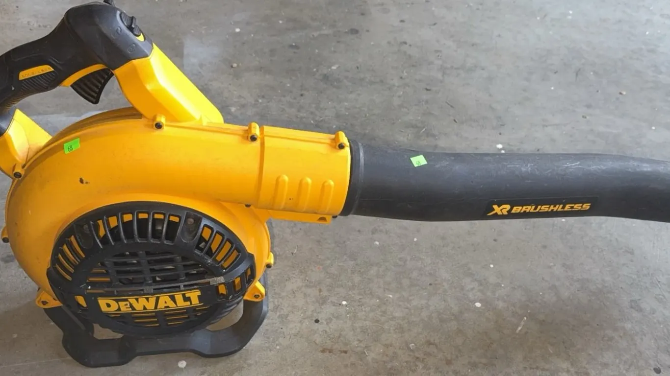 DeWalt XR Brushless Cordless Leaf Blower