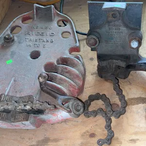 Ridgid No. 450 Tri-Stand Pipe Vise and Ridgid BC-410 Chain Pipe Vise