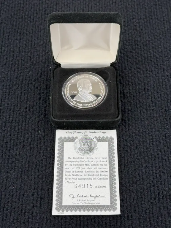 2001 George W. Bush and Albert Gore Silver Coin, Washington Mint