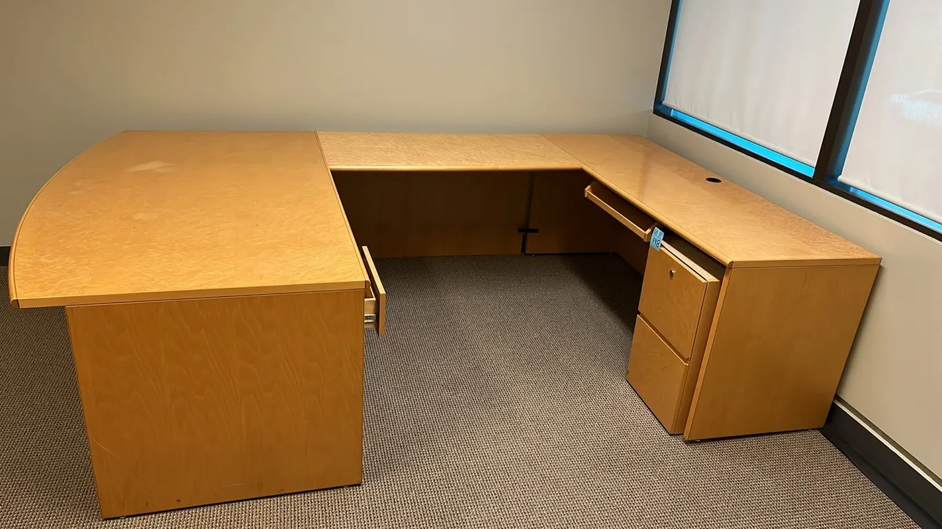 Executive U-shaped office desk 6’x9’5”, 4-door upper hutch 6’x20”x45”, 2 under-desk filing cabinets